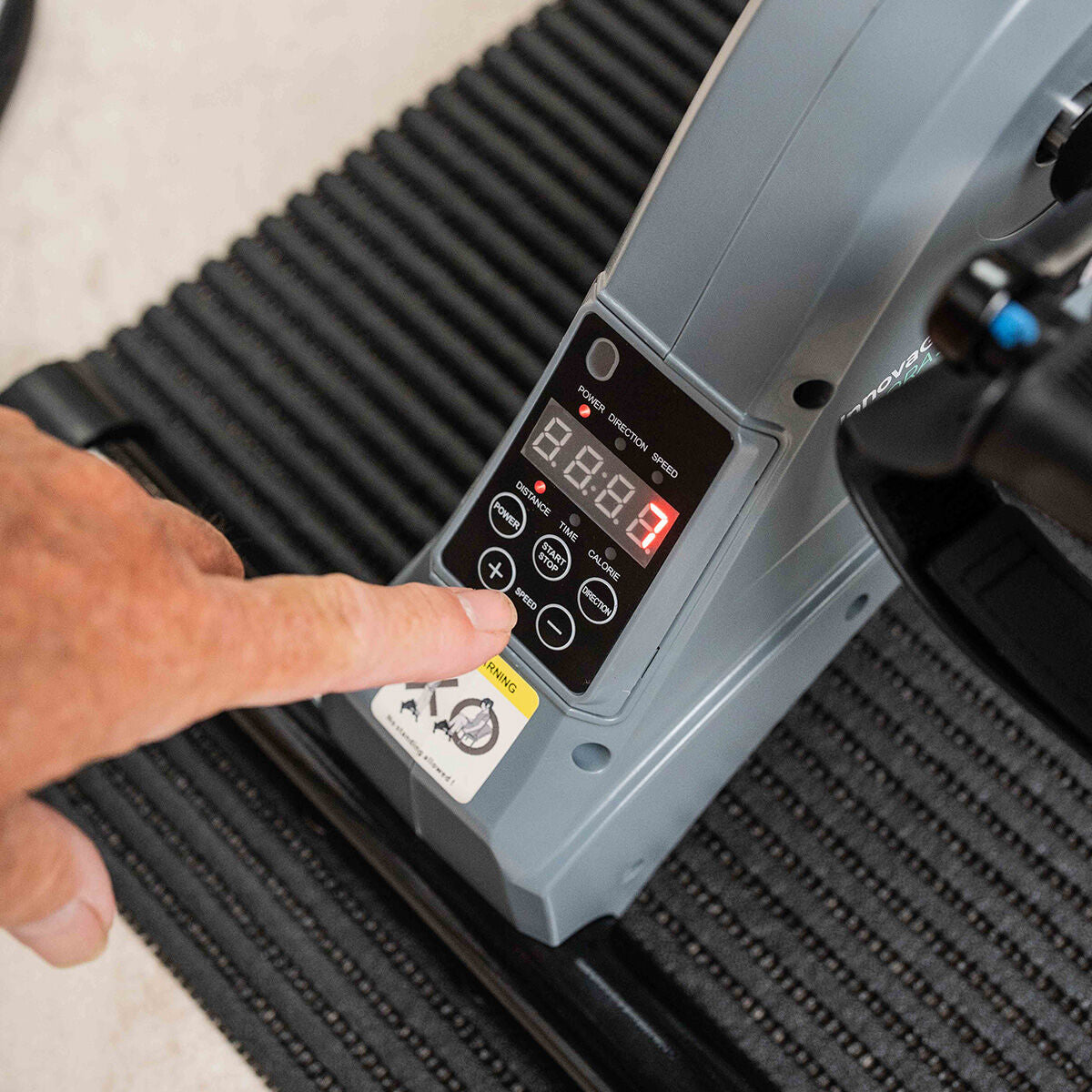 Pedaleador Eléctrico Asistido para Piernas y Brazos con Esterilla y Mando Velora 3000 InnovaGoods